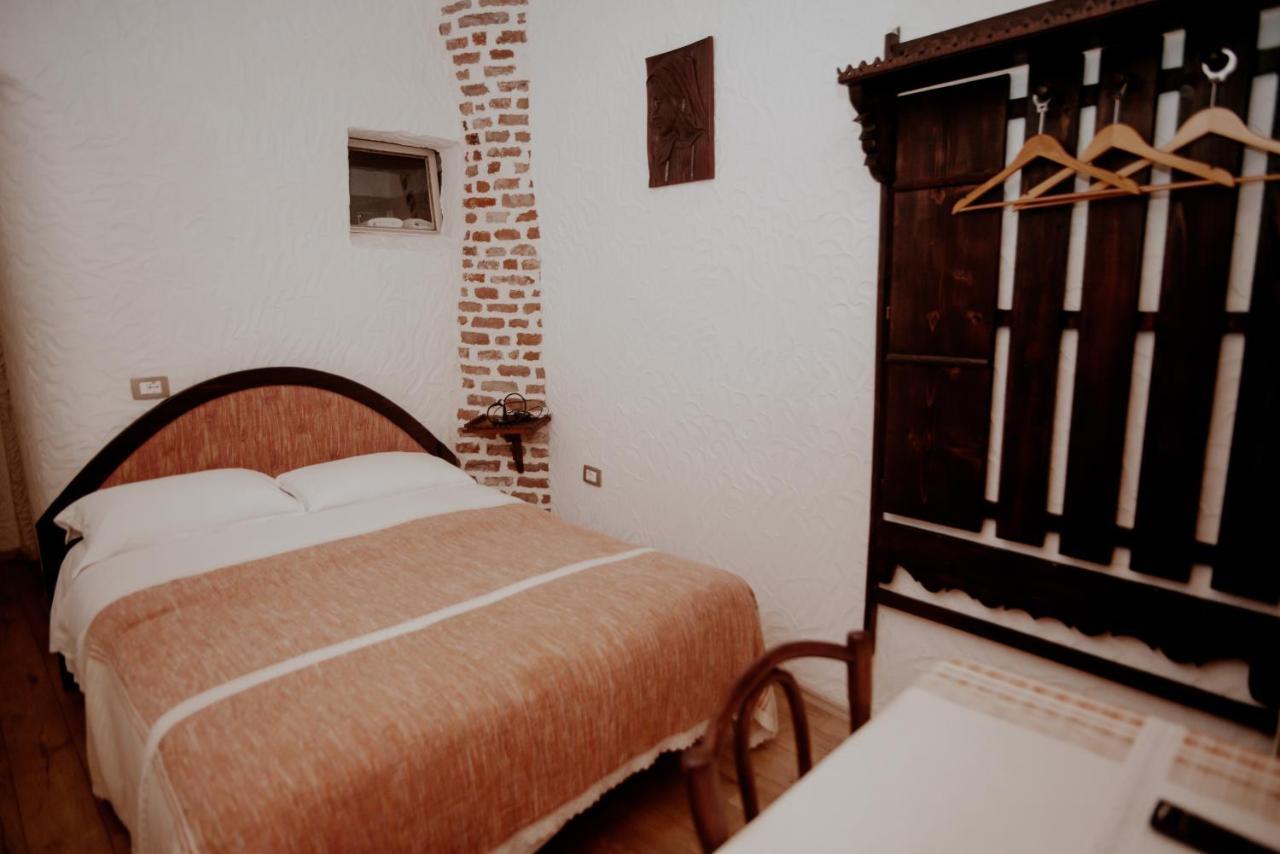 Hotel Tradita Shkodër エクステリア 写真