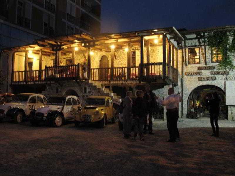 Hotel Tradita Shkodër エクステリア 写真
