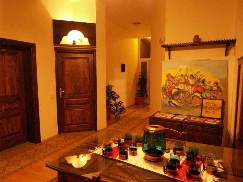 Hotel Tradita Shkodër エクステリア 写真