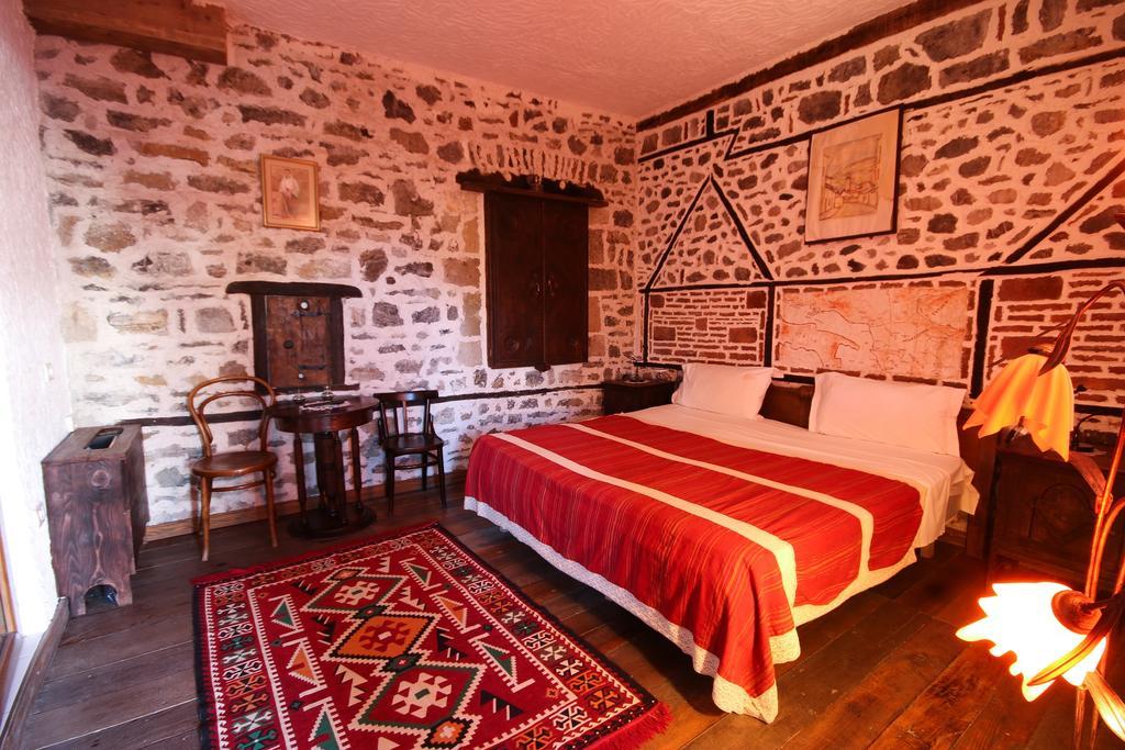 Hotel Tradita Shkodër エクステリア 写真