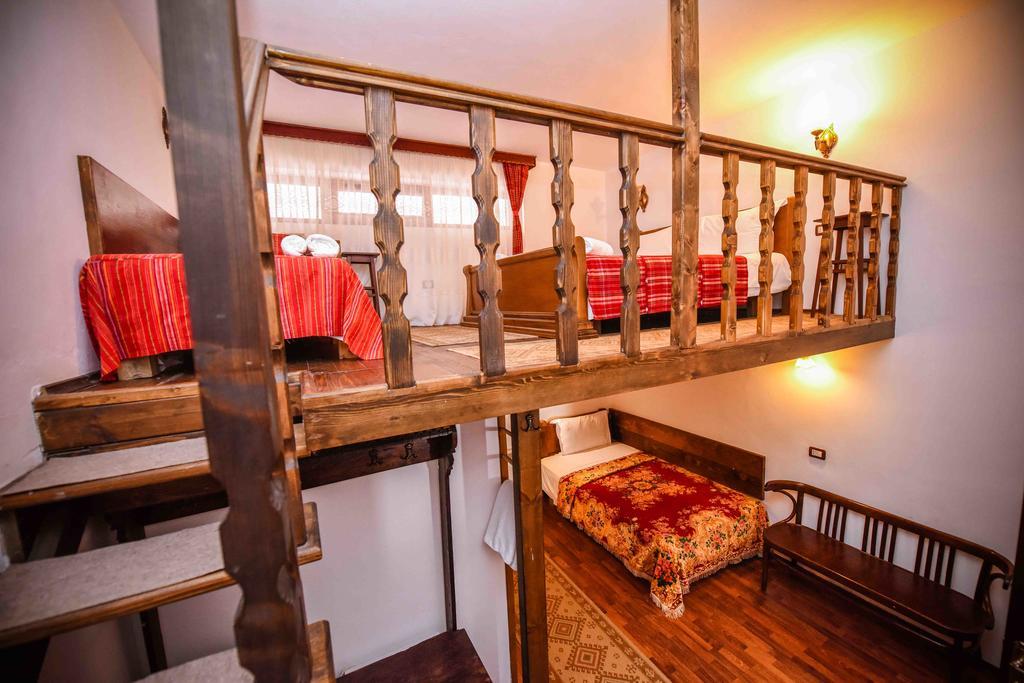 Hotel Tradita Shkodër エクステリア 写真