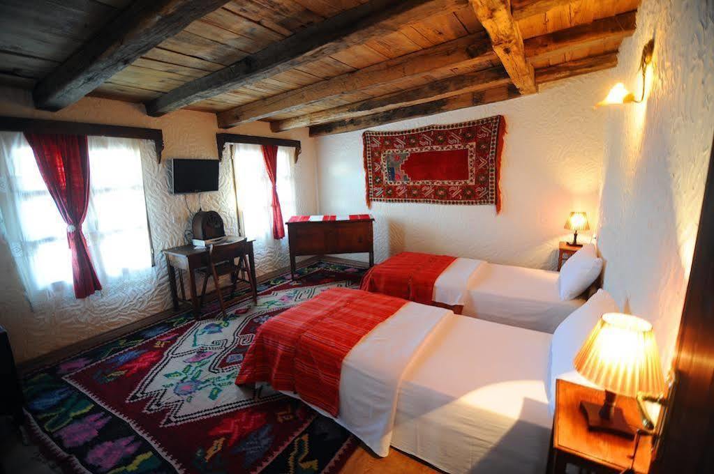 Hotel Tradita Shkodër エクステリア 写真