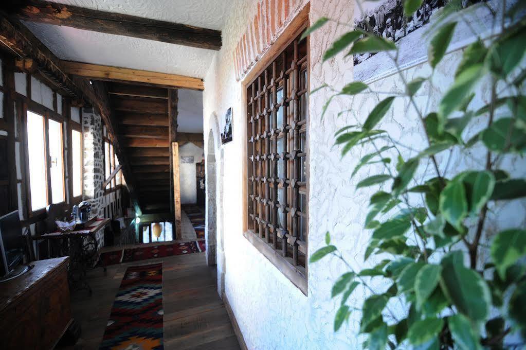 Hotel Tradita Shkodër エクステリア 写真