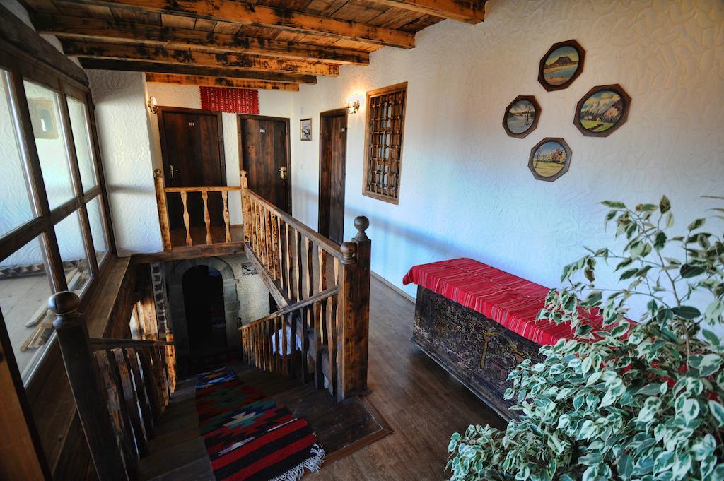 Hotel Tradita Shkodër エクステリア 写真