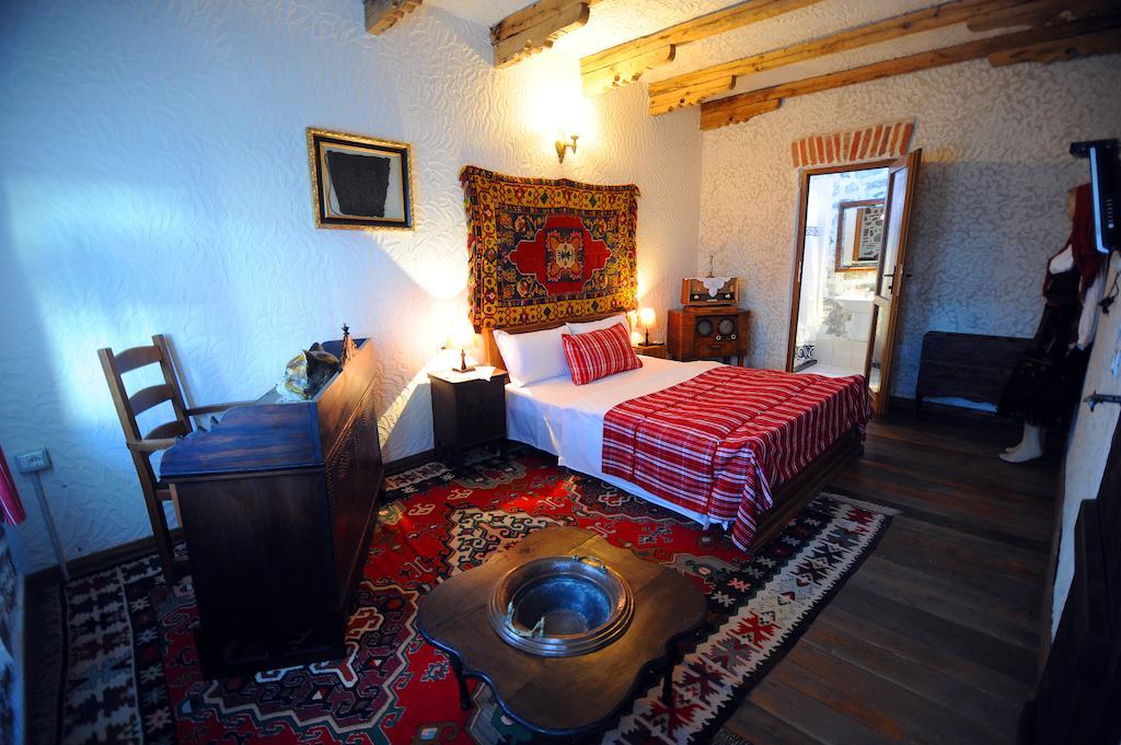 Hotel Tradita Shkodër エクステリア 写真