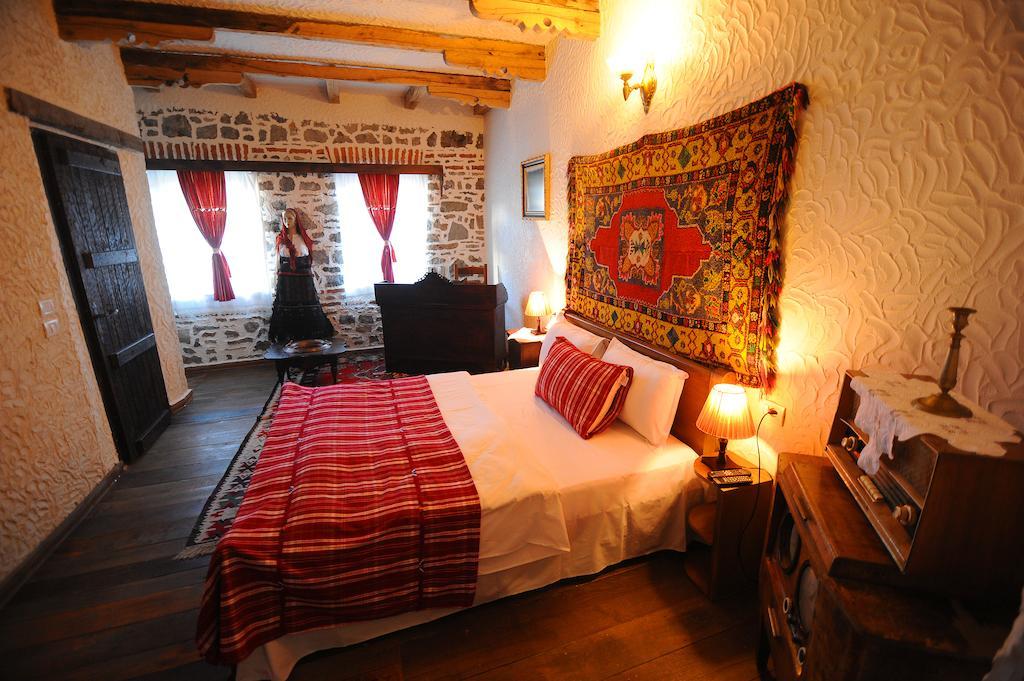 Hotel Tradita Shkodër エクステリア 写真