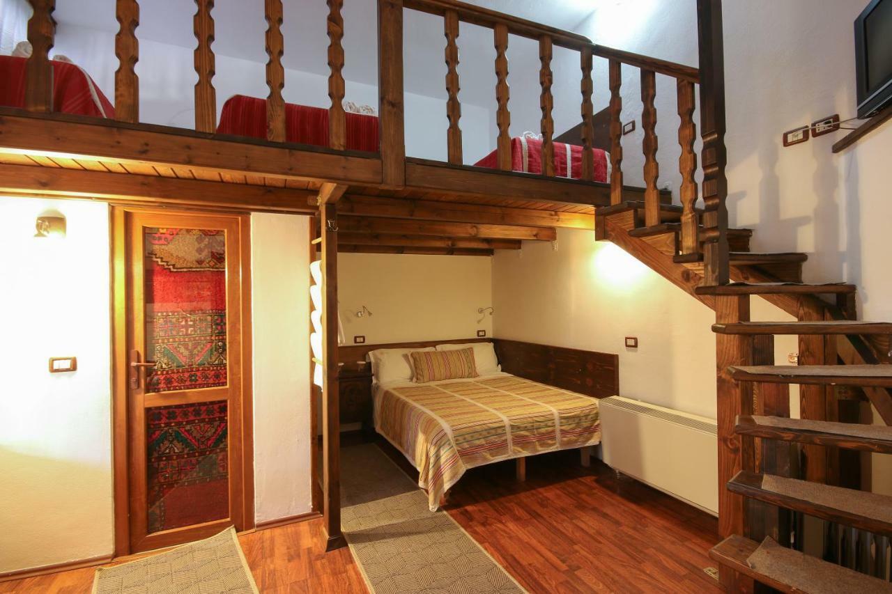 Hotel Tradita Shkodër エクステリア 写真